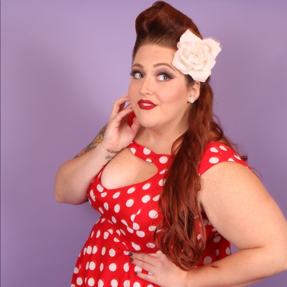 Meet your Posher, Tori - Picture 2 of 8